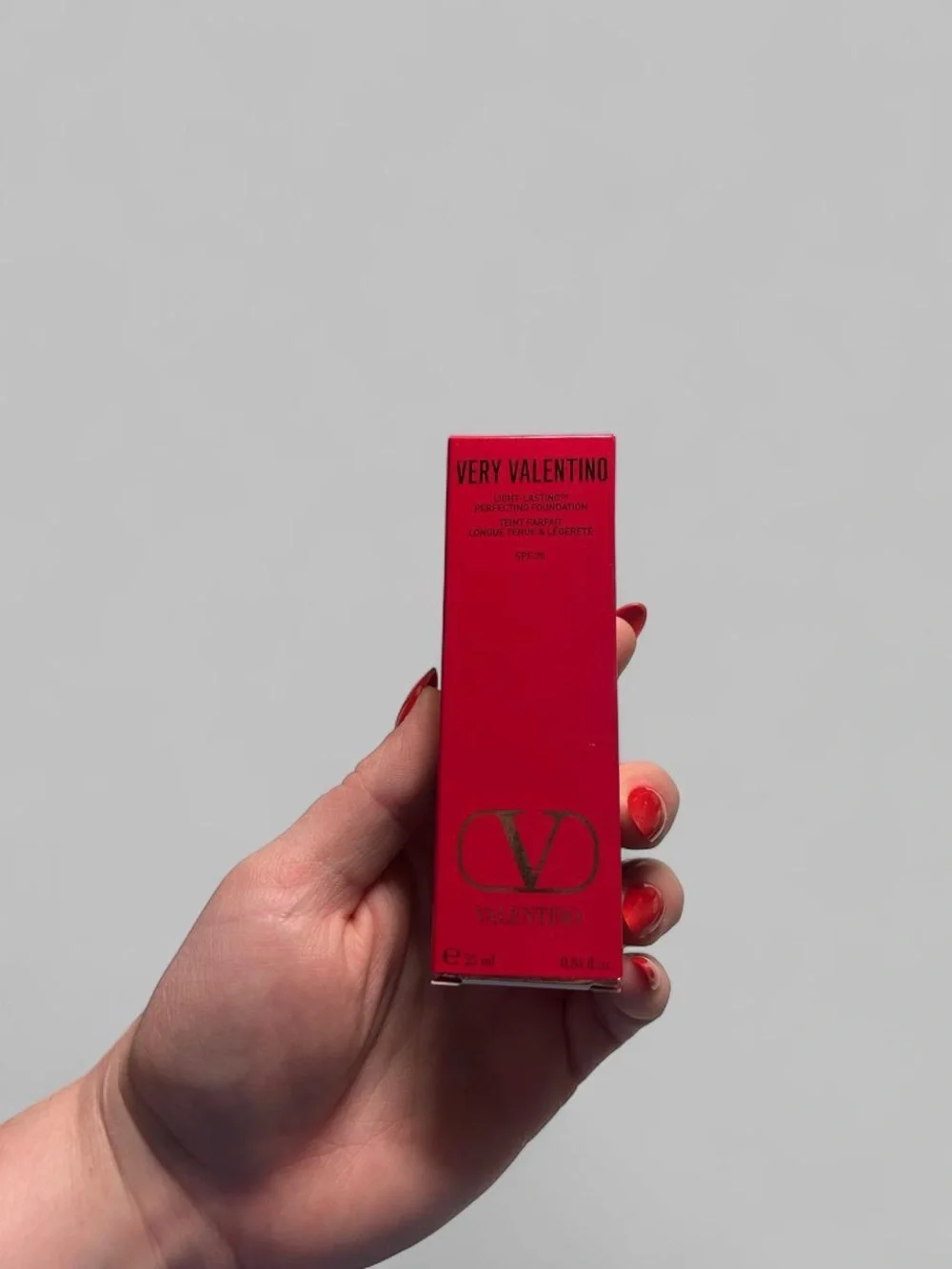 Valentino Very Valentino Light-Lasting Perfecting Foundation